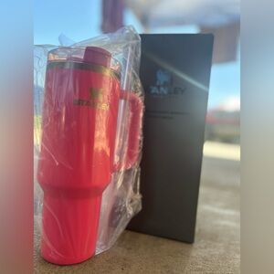 Stanley Pink Parade 40 oz Korea Release 😍